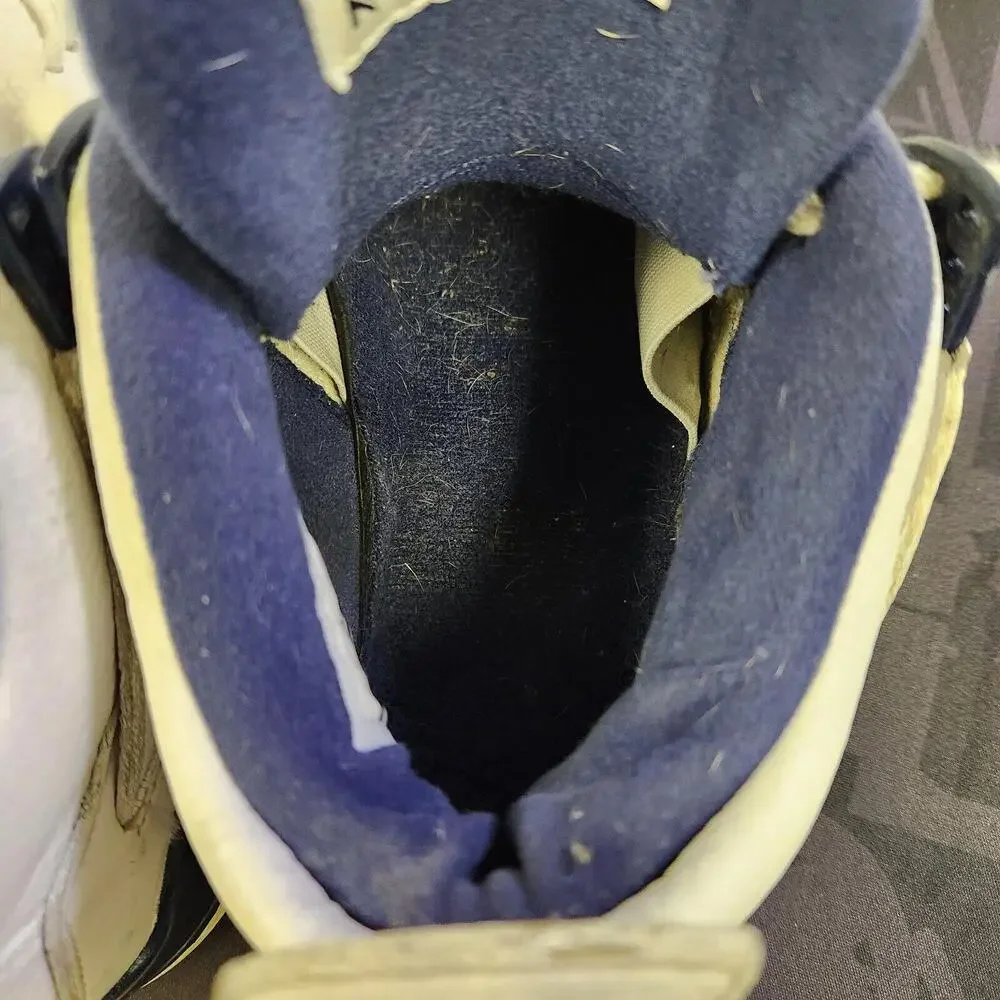 Size 9.5 - Air Jordan‎ 4 Retro LS Columbia